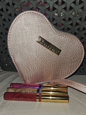 LipSense Lip Trio in 1 Color And 2 Glosses - Heart Case